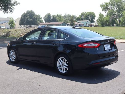 Used 2014 Ford Fusion SE FWD image 8