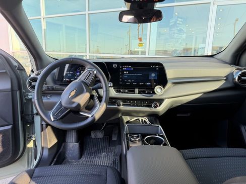 Used 2026 Chevrolet Equinox LT image 6