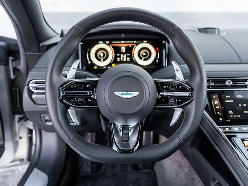 Used 2026 Aston Martin DB12 Coupe RWD image 32