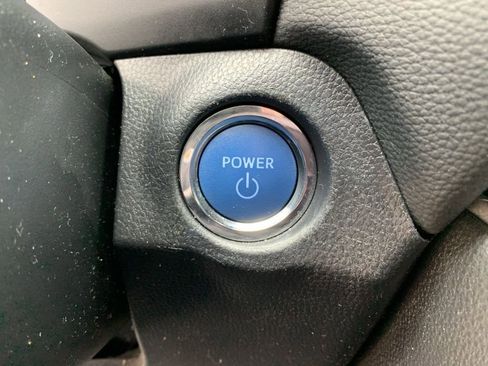 Used 2022 Toyota RAV4 XLE image 24