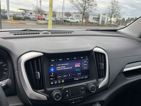 Used 2024 GMC Terrain SLT image 18