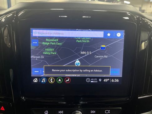 Used 2023 Chevrolet Traverse RS image 21