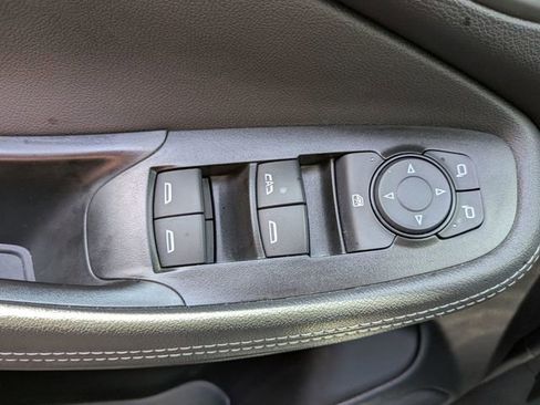 Used 2025 Buick Encore GX Preferred FWD image 12
