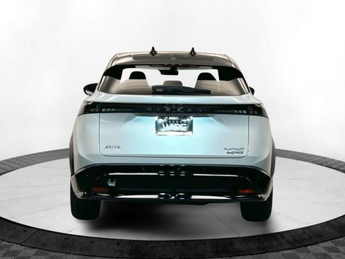 New 2025 Nissan Ariya Platinum image 4