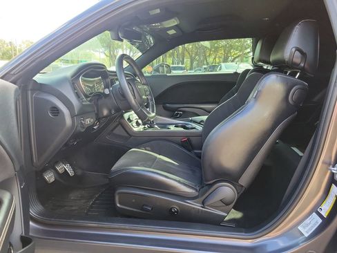 Used 2015 Dodge Challenger SRT Hellcat RWD image 19