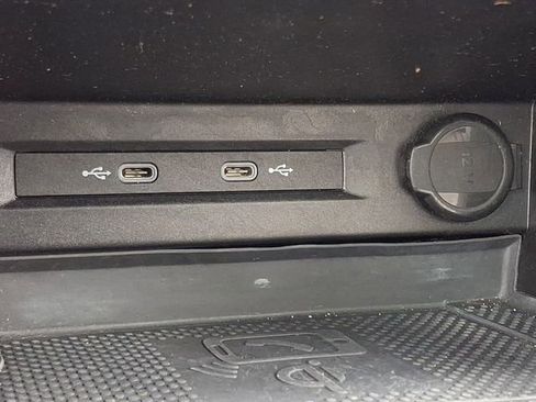 Used 2022 Volkswagen Tiguan SE AWD/4WD image 24