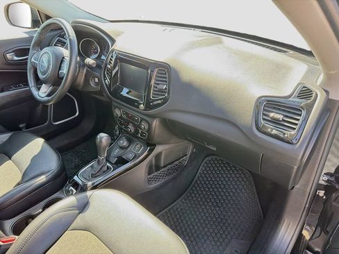 Used 2020 Jeep Compass Latitude AWD/4WD image 28