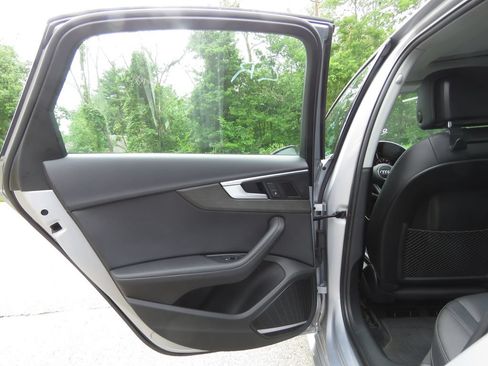 Used 2019 Audi A4 2.0T Premium Plus w/ Premium Plus Package AWD/4WD image 18