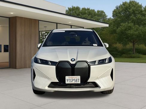 Used 2026 BMW iX xDrive45 w/ Premium Package image 4