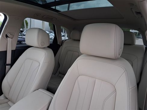 Certified 2023 Audi Q5 2.0T Premium w/ Convenience Package image 17