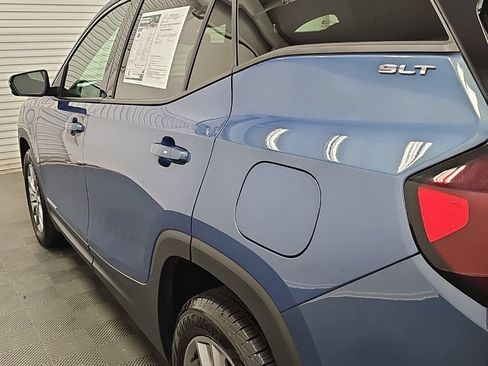 Used 2024 GMC Terrain SLT AWD/4WD image 7