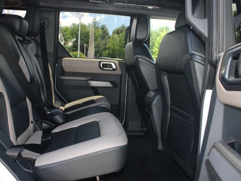 Used 2023 Ford Bronco Wildtrak AWD/4WD image 13