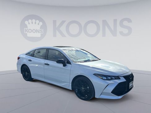 Used 2021 Toyota Avalon XSE image 10