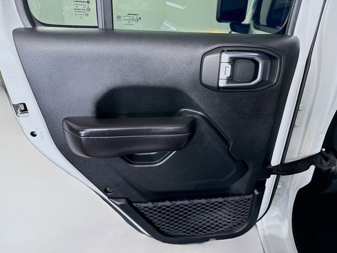 Used 2018 Jeep Wrangler Unlimited Sport S image 26
