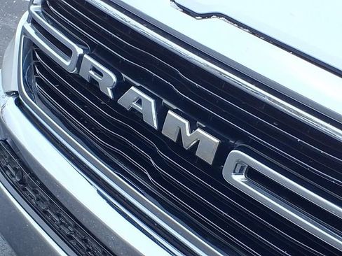 Used 2019 RAM 1500 Big Horn image 29