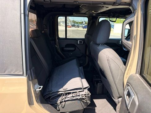 Used 2020 Jeep Gladiator Sport w/ Quick Order Package 24S AWD/4WD image 19