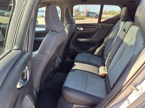 Used 2025 Volvo XC40 B5 Core AWD/4WD image 8