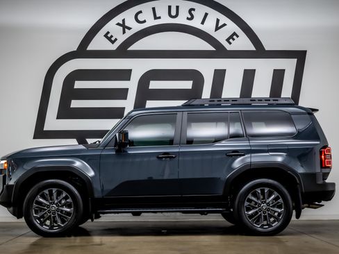 Used 2025 Toyota Land Cruiser w/ Premium Package image 5