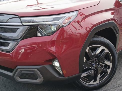 Certified 2025 Subaru Forester Limited AWD/4WD image 31