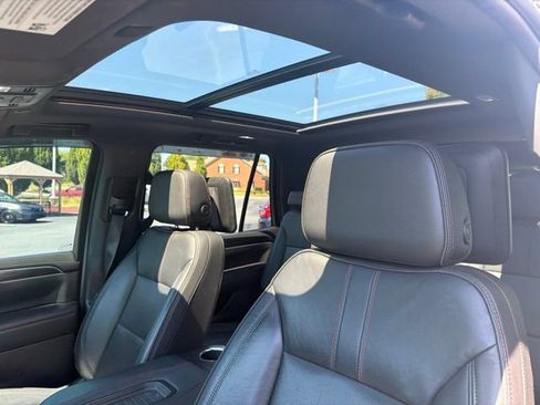 Used 2021 Chevrolet Tahoe RST w/ Luxury Package AWD/4WD image 15