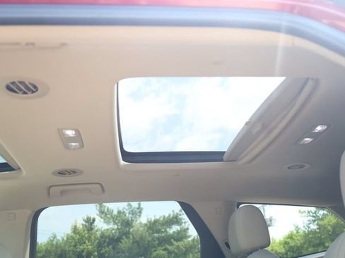 Used 2021 Buick Enclave Essence w/ Sound and Sites Package AWD/4WD image 25