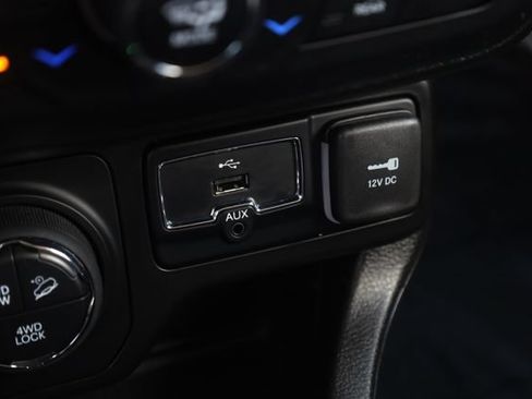 Used 2023 Jeep Renegade Trailhawk w/ Trailhawk Elite Group AWD/4WD image 20