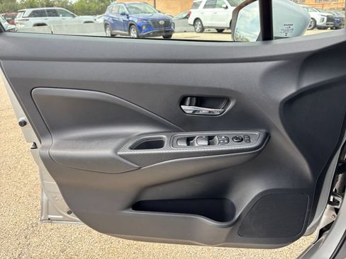 Used 2025 Nissan Versa SV FWD image 18