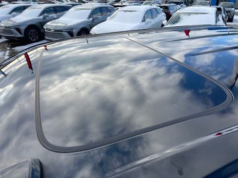 Used 2024 Chevrolet Silverado 1500 High Country w/ High Country Premium Package image 9