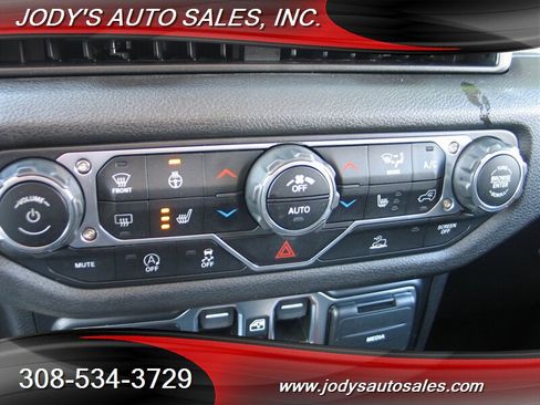 Used 2025 Jeep Wrangler Unlimited Sport AWD/4WD image 23