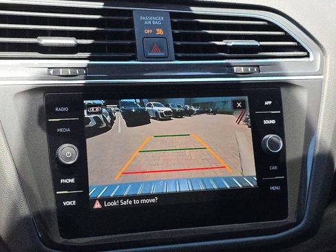 Used 2022 Volkswagen Tiguan SE FWD image 30