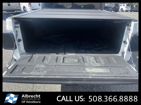 Used 2022 Jeep Gladiator Sport image 15