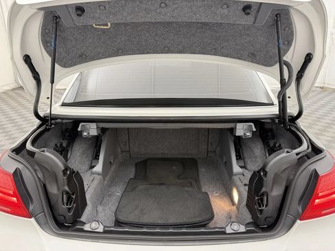 Used 2011 BMW M3 Convertible RWD image 30
