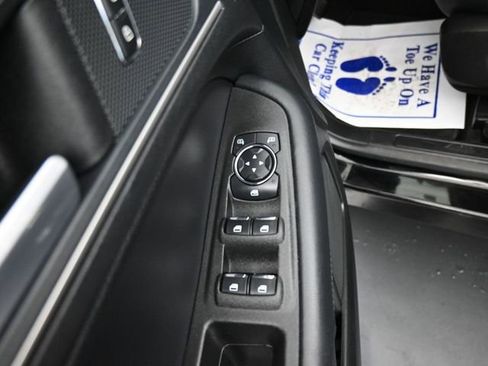 Used 2024 Ford Edge SEL image 11