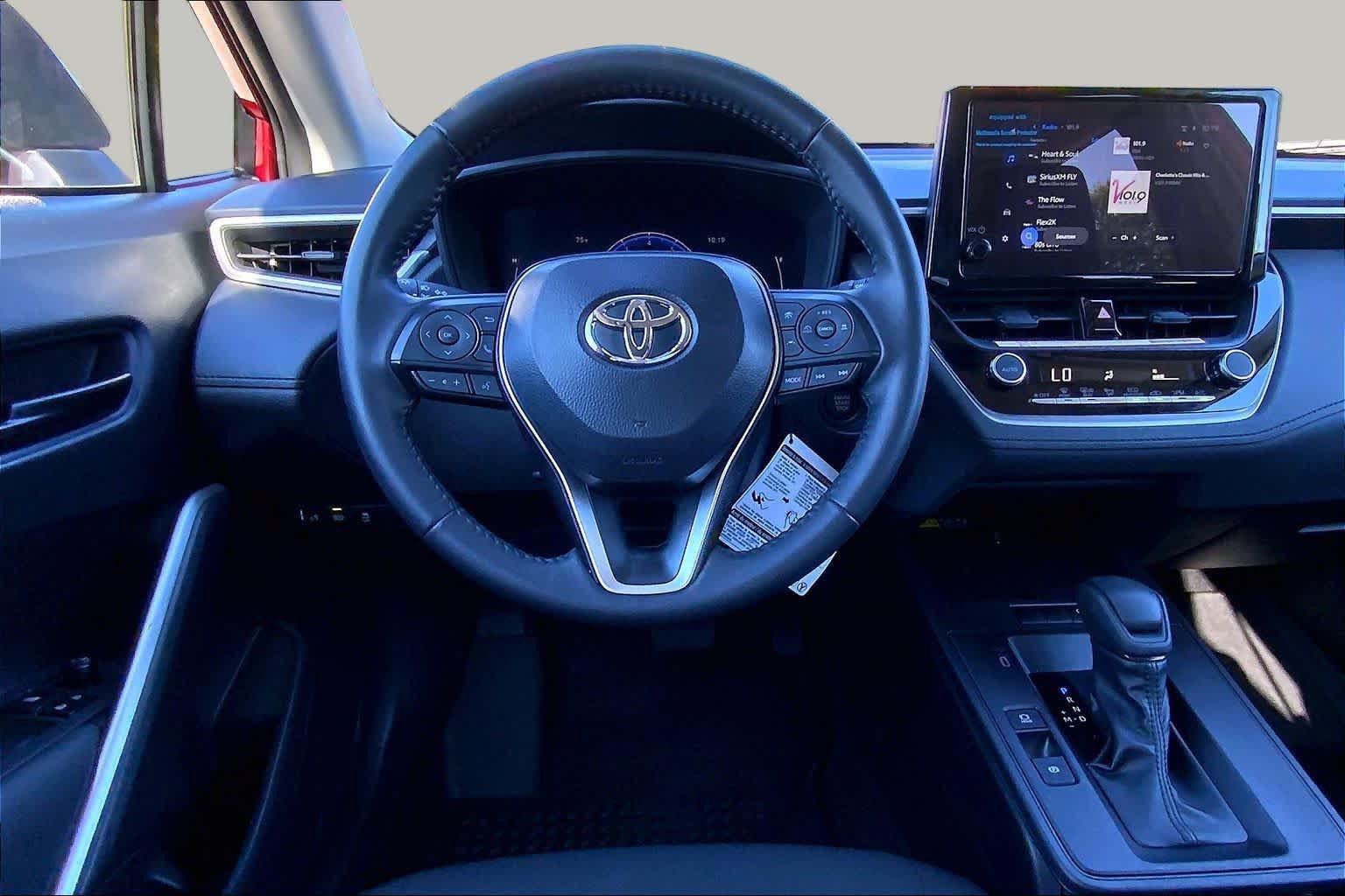 Used 2026 Toyota Corolla Cross LE FWD image 6
