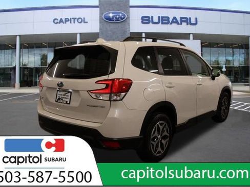 Used 2021 Subaru Forester Premium image 3