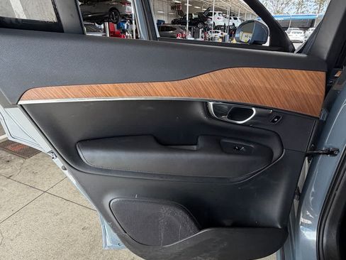 Used 2023 Volvo XC90 B6 Plus AWD/4WD image 18