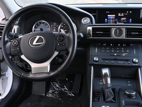 Used 2015 Lexus IS 250 w/ Premium Package RWD image 15