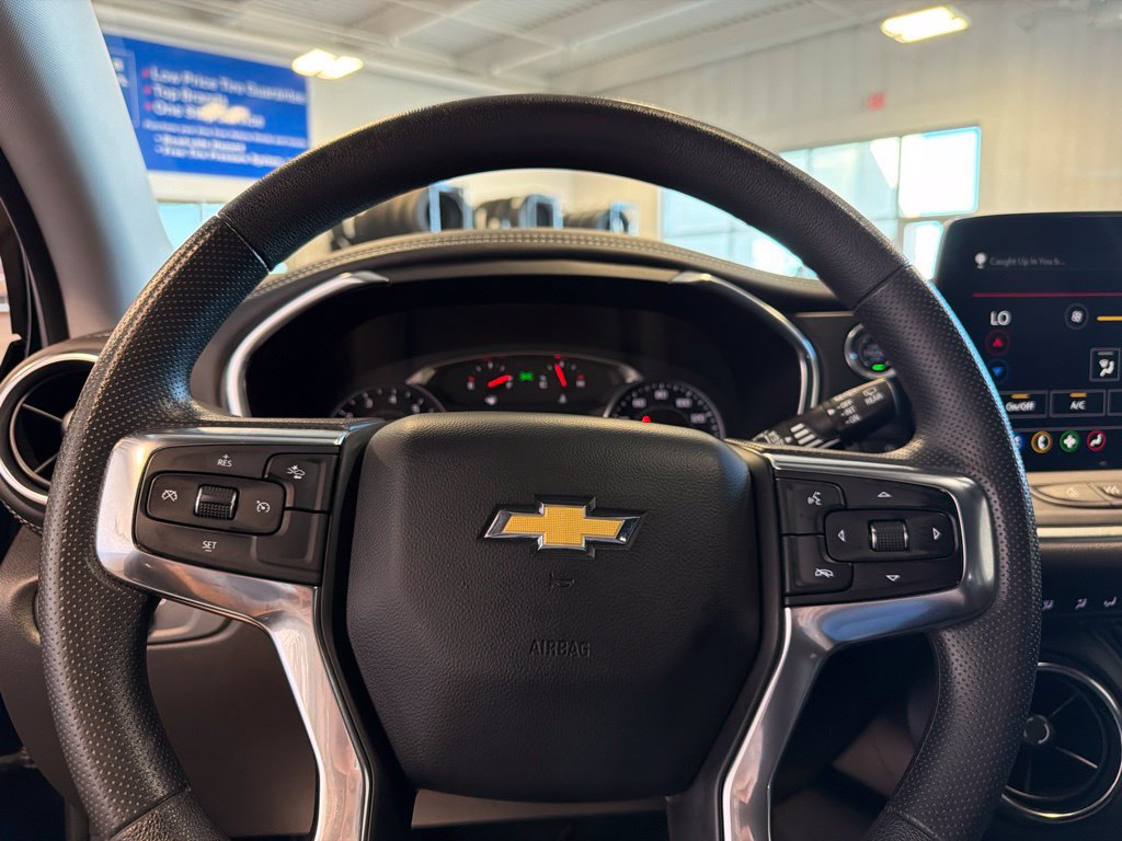 Used 2025 Chevrolet Blazer LT w/ Convenience Package AWD/4WD image 19