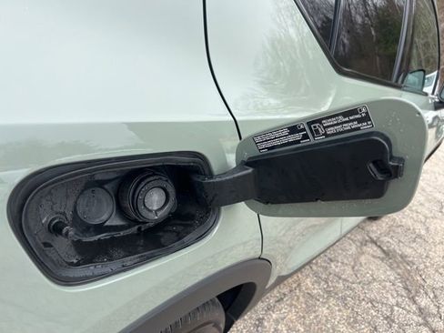 Certified 2025 Volvo XC40 B5 Ultra AWD/4WD image 15