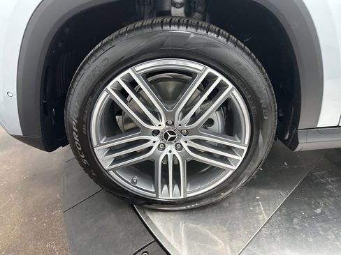 Used 2025 Mercedes-Benz GLS 450 4MATIC image 33