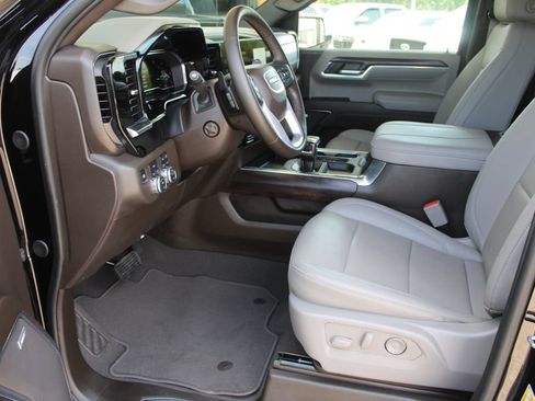 Used 2024 GMC Sierra 1500 SLT w/ SLT Premium Plus Package AWD/4WD image 21