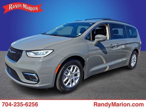 Used 2022 Chrysler Pacifica Touring-L image 1