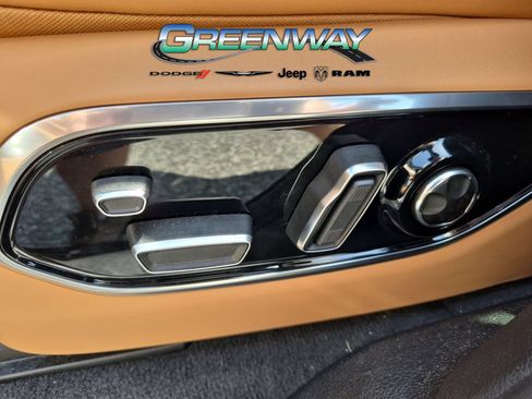 Used 2022 Jeep Grand Cherokee L Summit AWD/4WD image 15