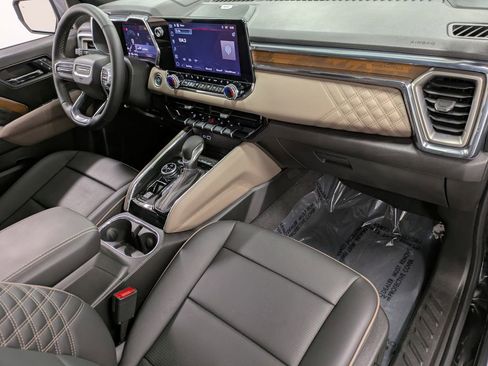 Used 2025 GMC Canyon Denali AWD/4WD image 30