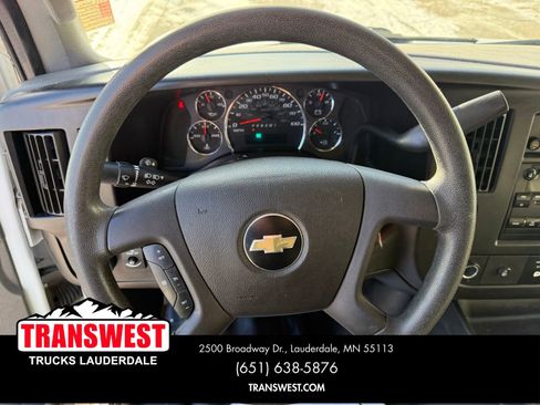 Used 2017 Chevrolet Express 3500 image 17