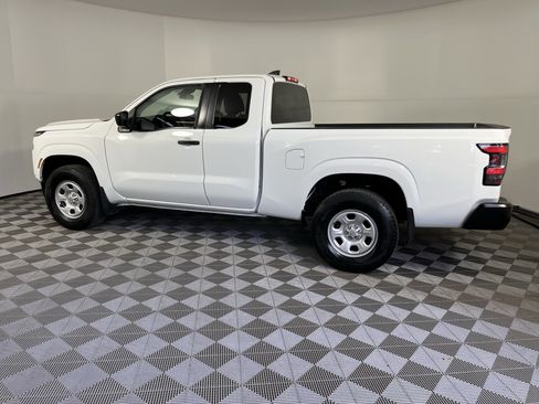 Used 2022 Nissan Frontier S w/ Technology Package AWD/4WD image 2