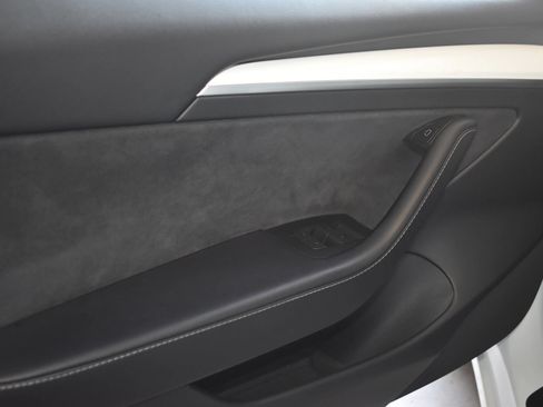 Used 2023 Tesla Model 3 Standard Range RWD image 19