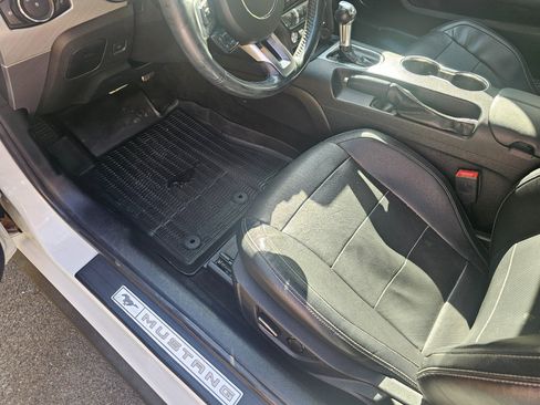 Used 2018 Ford Mustang Premium image 23