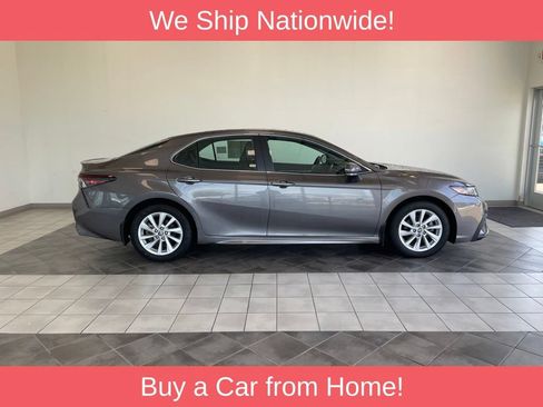 Used 2024 Toyota Camry SE FWD image 4