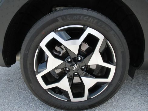 Used 2022 Hyundai Santa Cruz Limited AWD/4WD image 5